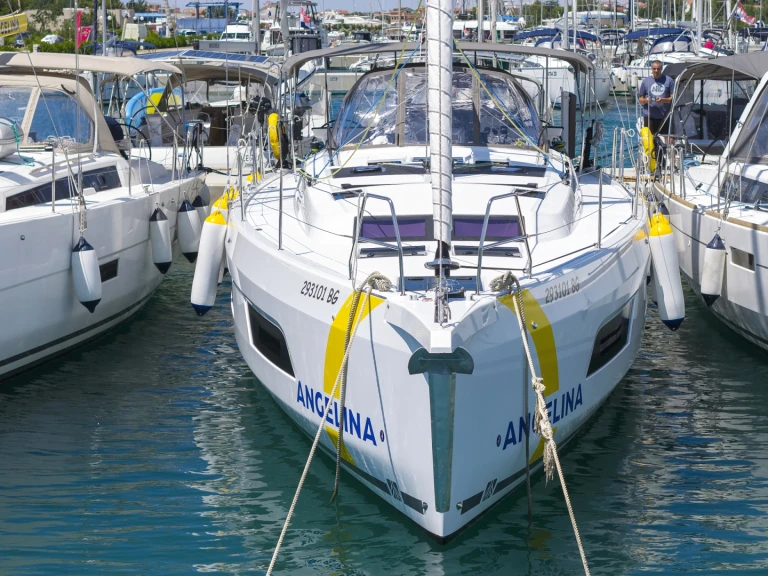 Location bateau Trogir pas cher Dufour 44