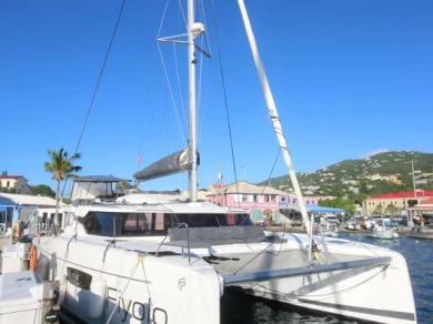 Location Catamaran Fountaine Pajot avec permis
