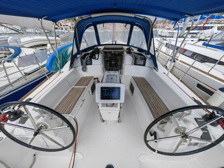 Louer Voilier avec ou sans skipper Jeanneau à Punat