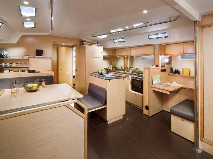 Louez un Bavaria Cruiser 55 à Álimos