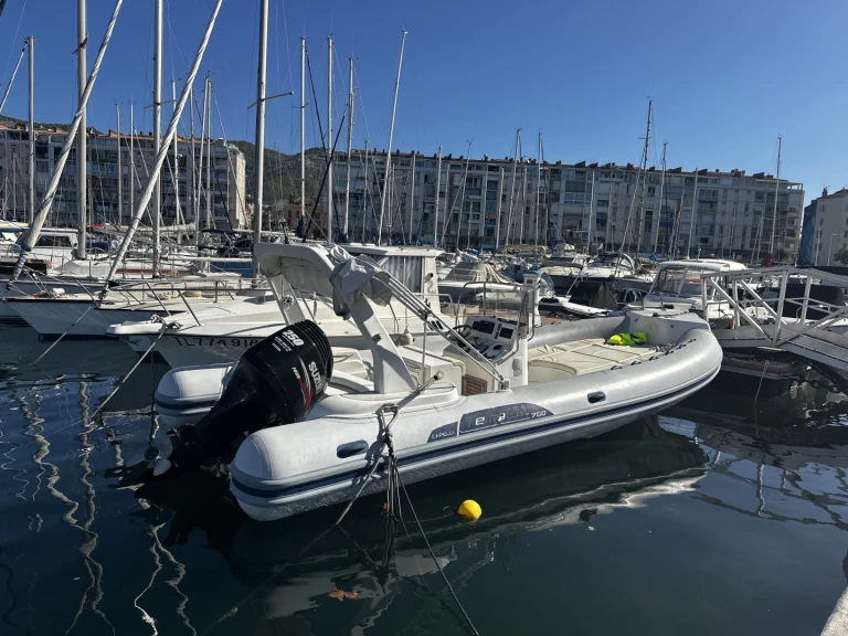 Louez un Capelli Tempest 750 Top à Toulon