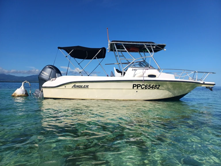Louer Bateau à moteur avec ou sans skipper Angler à Le Gosier