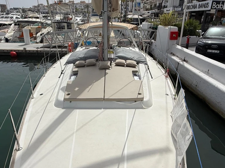 Location à Puerto Banús - Bénéteau Oceanis 48 sur SamBoat