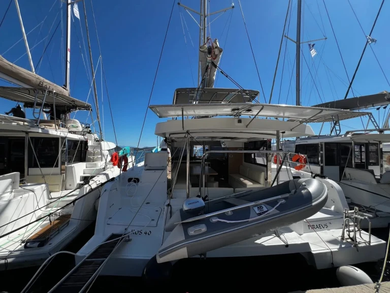 Catamaran à louer à Plataniás au meilleur prix
