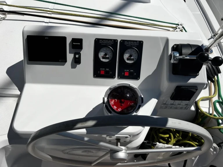 Catamaran à louer à Plataniás au meilleur prix