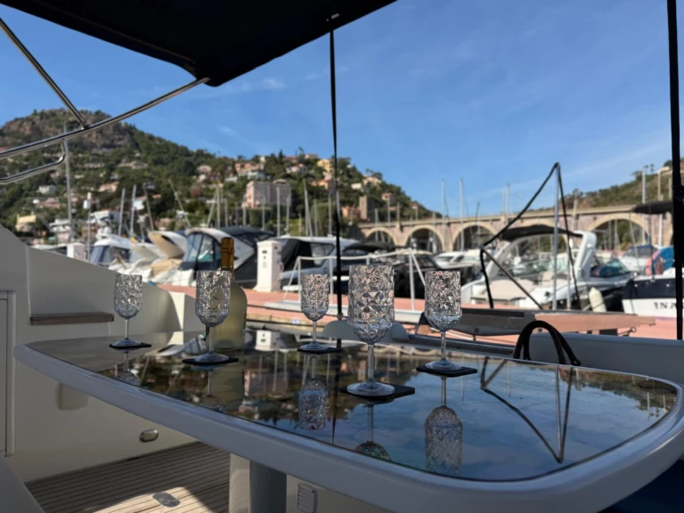 Louer Bateau à moteur avec ou sans skipper Airon à Cannes