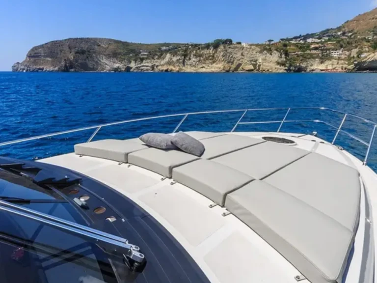 Bateau à moteur à louer à Port des Marines de Cogolin au meilleur prix