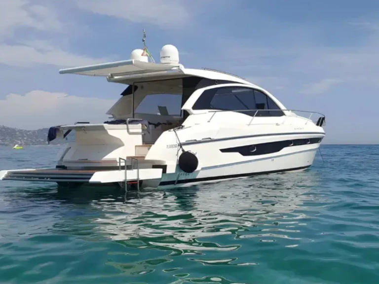 Rio Yachts 44 Sport Coupé a louer à Port des Marines de Cogolin