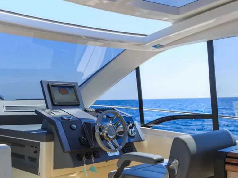Louez un Rio Yachts 44 Sport Coupé à Port des Marines de Cogolin