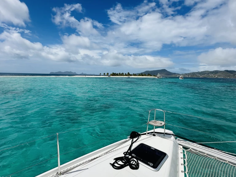 Location bateau Le Marin pas cher Lagoon 42