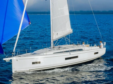 Bareboat Rental Sailboat Bénéteau with a boat licence