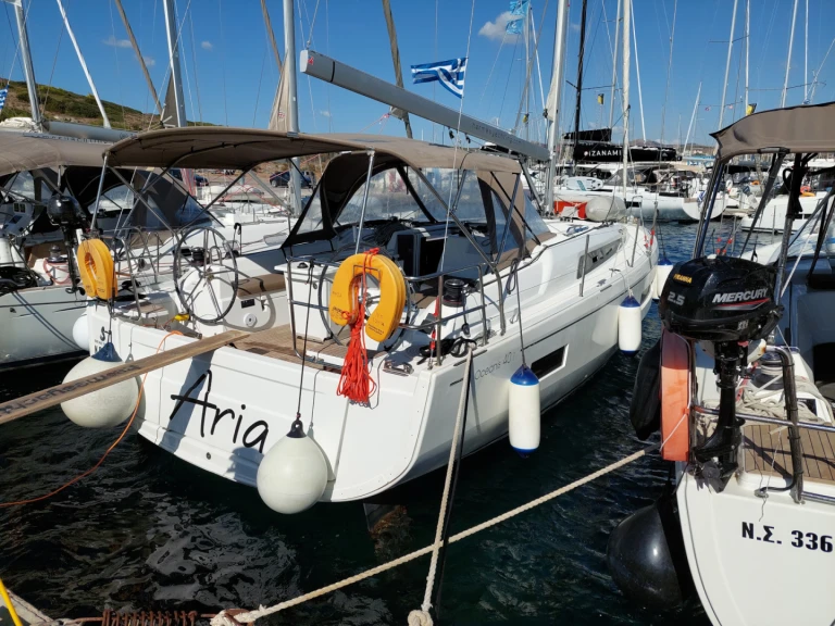 Bénéteau Oceanis 40.1 (3 double and 1 bunk beds) a louer à Plataniás