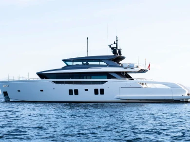 Luxury Yacht rental with or without captain San Lorenzo Naples