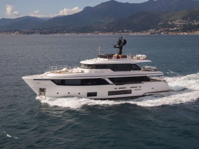 Noleggio Yacht di lusso a Naples – Custom Line RARE GEM 