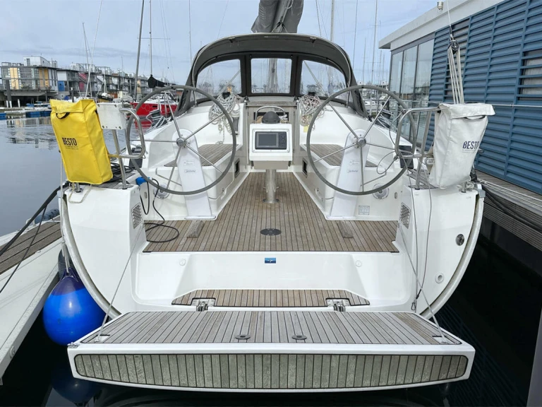 Louez un Bavaria Cruiser 37 à Flensburg