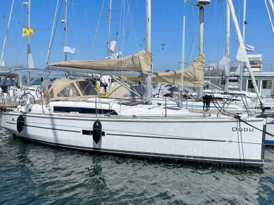 Yacht charter Heiligenhafen cheap Dufour 310