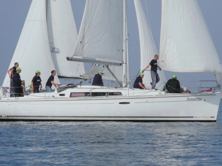 Bénéteau Oceanis 37 a louer à Heiligenhafen