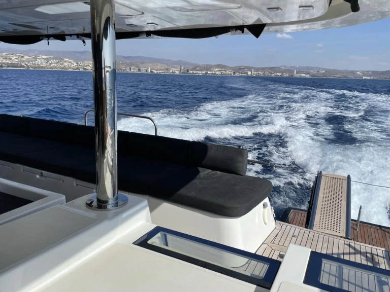 Location bateau Lagoon Lagoon 630 Motor Yacht à Nidri sur Samboat
