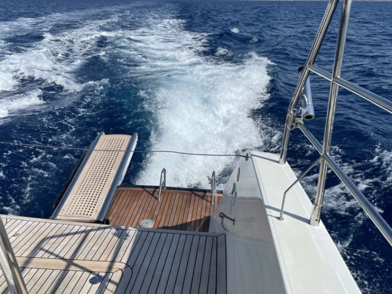 Location Bateau à moteur Lagoon avec permis