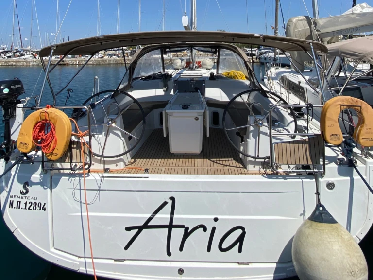Location bateau Plataniás pas cher Oceanis 40.1 (3 double and 1 bunk beds)
