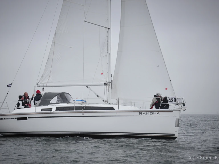 Bavaria Cruiser 33 a louer à Heiligenhafen