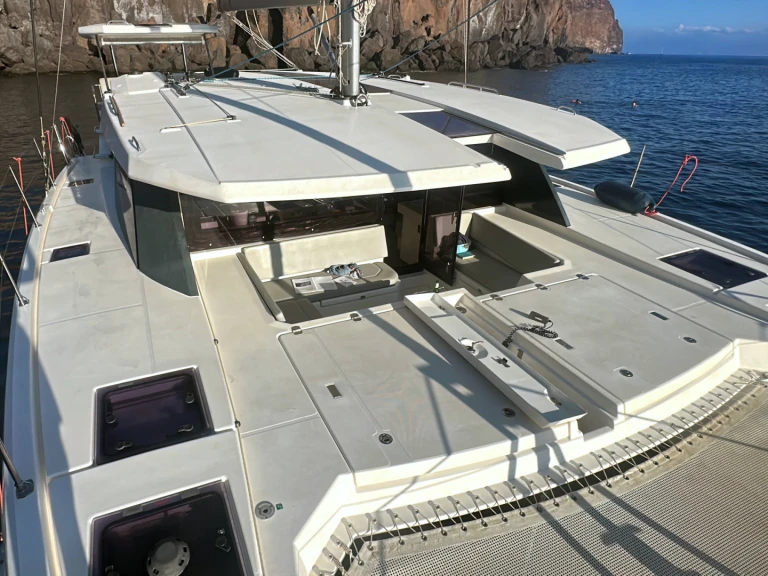 Louer Catamaran avec ou sans skipper Leopard Catamarans / Robertson & Caine à Can Pastilla