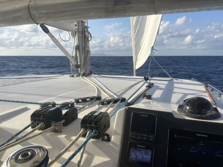 Location Catamaran Leopard Catamarans / Robertson & Caine avec permis