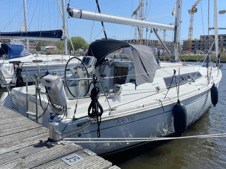 Bénéteau Oceanis 31 a louer à Barth
