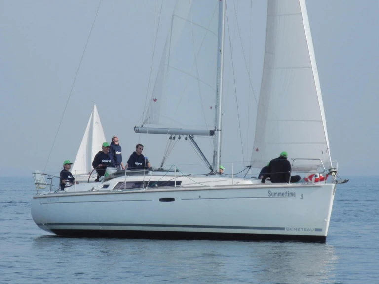 Location bateau Heiligenhafen pas cher Oceanis 37