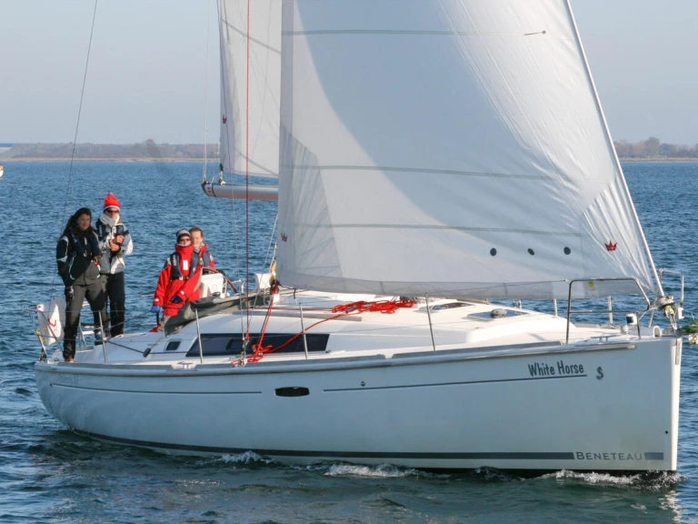 Bénéteau Oceanis 37 a louer à Flensburg