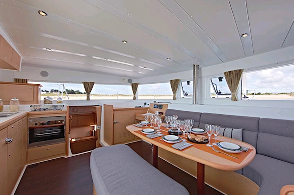 Location à Álimos - Lagoon Lagoon 42 sur SamBoat