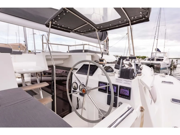 Fountaine Pajot Saba 50 a louer à Saint George's