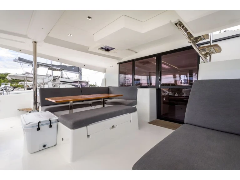 Louez un Fountaine Pajot Saona 47 à Saint George's