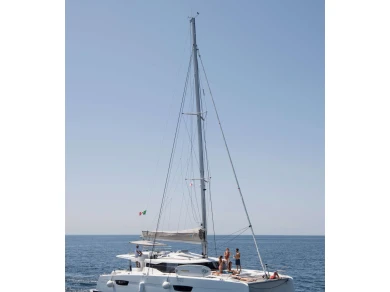Boat rental Fountaine Pajot Fountaine Pajot Saona 47 (Wm-AC-Gen-Sol.Pan) in Castellammare del Golfo on Samboat