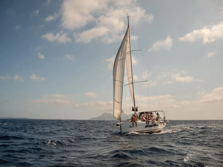 Dufour Dufour 37 – Available for Crewed Daily Charters Only a louer à Castellammare del Golfo