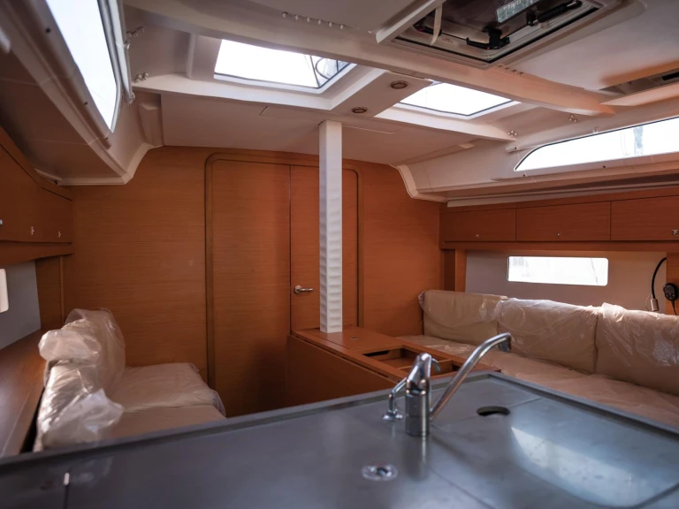 Location à Castellammare del Golfo - Dufour Dufour 37 – Available for Crewed Daily Charters Only sur SamBoat