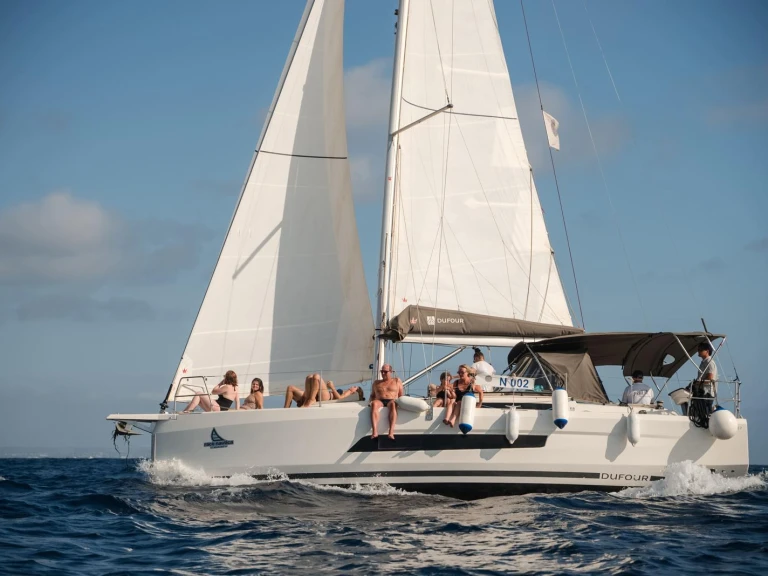 Louez un Dufour Dufour 37 – Available for Crewed Daily Charters Only à Castellammare del Golfo