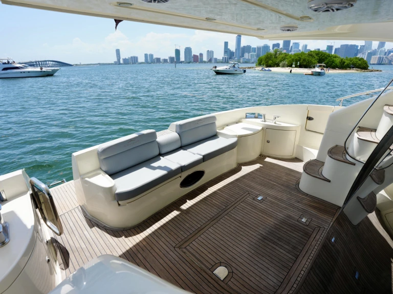 Louer Yacht avec ou sans skipper Azimut à Miami