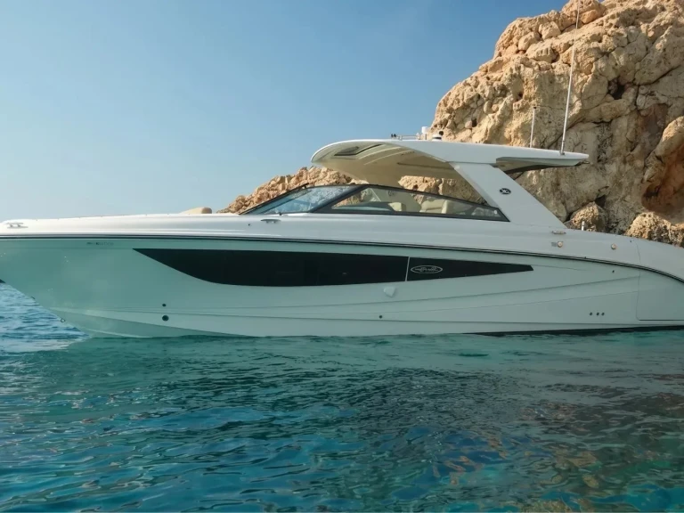 Sea Ray SLX 400 a louer à Ayia Napa Marina