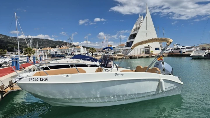 Cayman 585 a louer à Cala Galdana