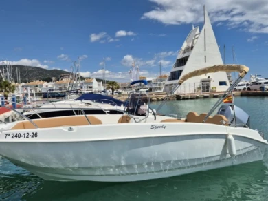 Cayman 585 de alquiler a Cala Galdana