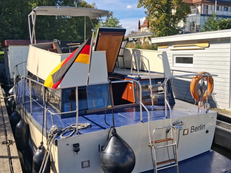 Location bateau Motoryachten Silent 116 N à Wildau sur Samboat