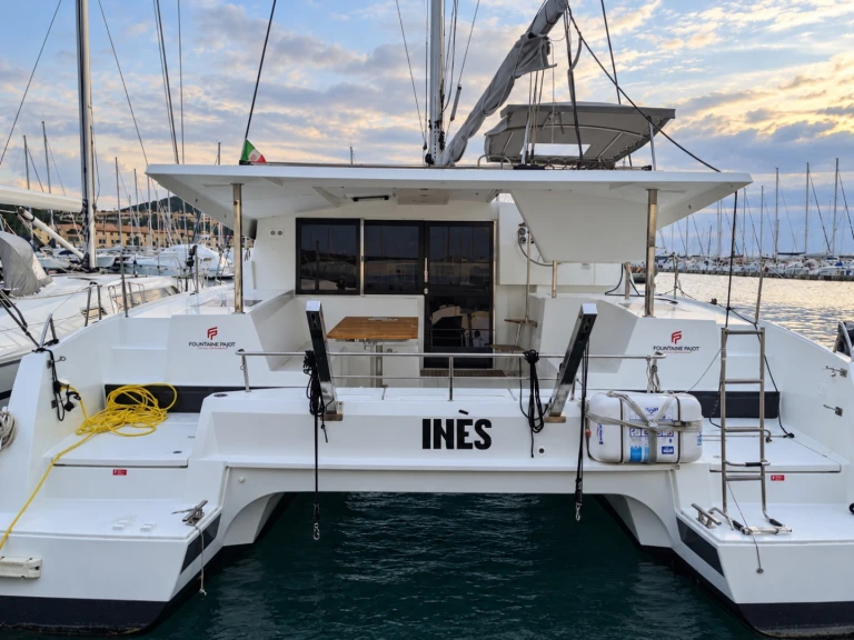 Location bateau Fountaine Pajot Lucia 40 à Olbia sur Samboat