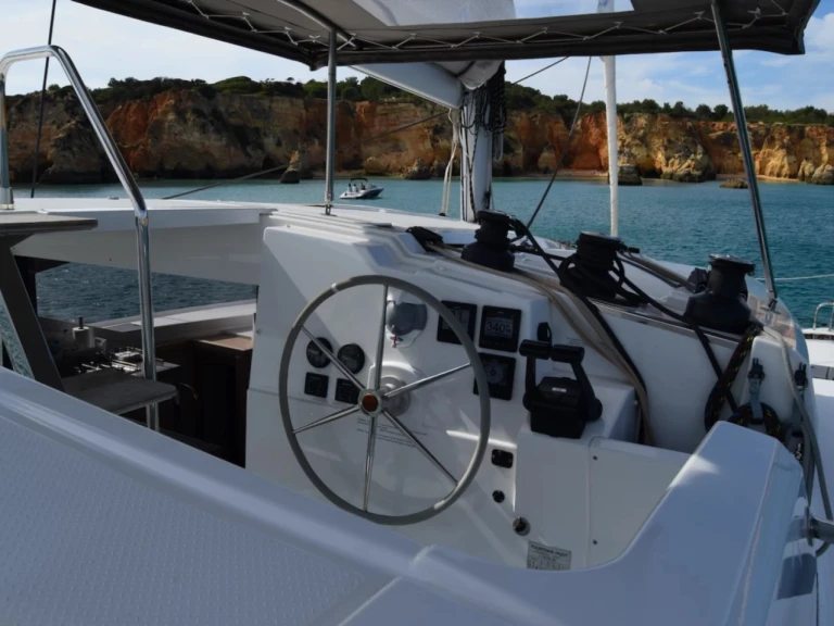 Louez un Fountaine Pajot Lucia 40 à Olbia