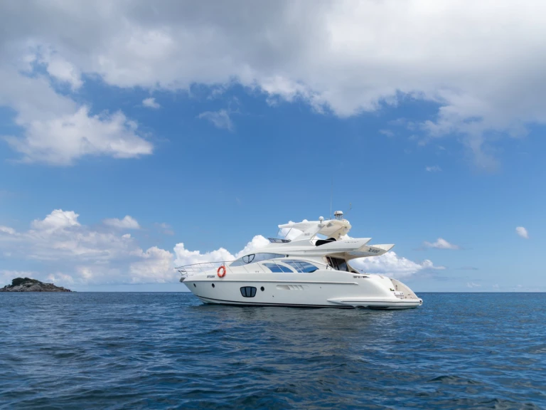Location bateau Eden Island pas cher Azimut 55 Fly - 4 cab.