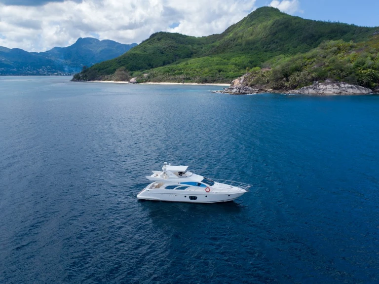 Location Yacht à Eden Island - Azimut Azimut 55 Fly - 4 cab.