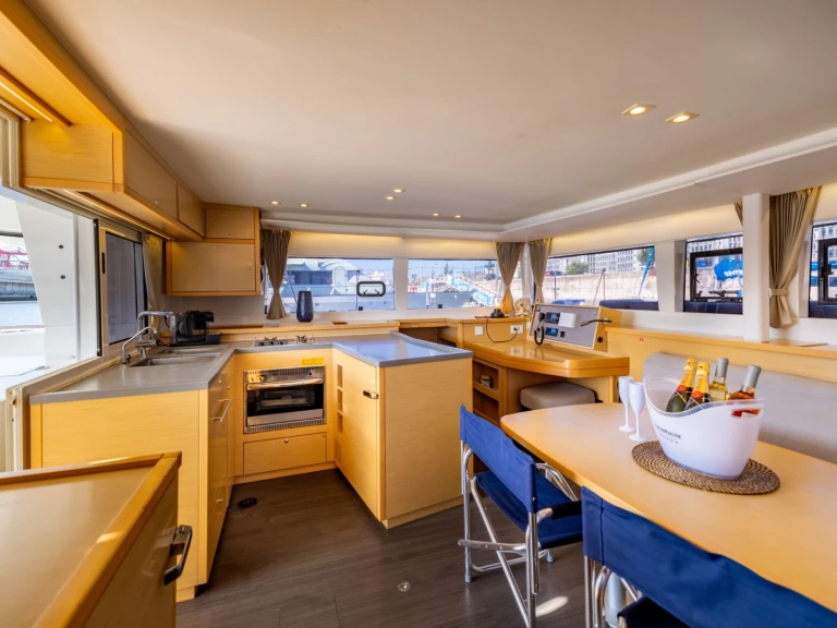 Location à Costa de Lisboa - Lagoon Lagoon 450 sur SamBoat