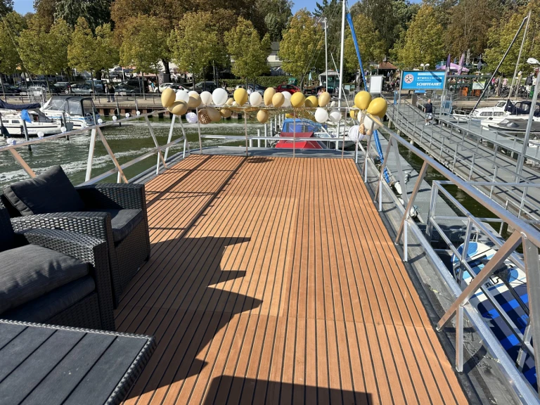 Location Bateau à moteur à Berlin - Custom Hausboat 1150