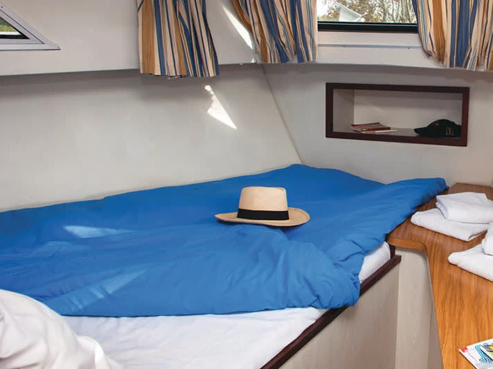 Location bateau Saint-Gilles du Gard pas cher Corvette A