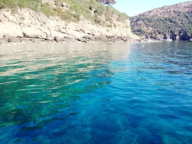 Pronájem lodi Wharram Tiki 38 v Porto Azzurro na Samboatu